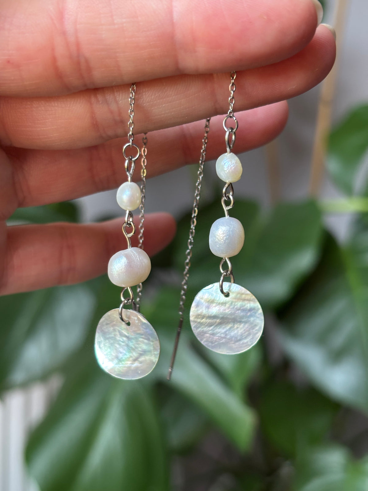 Double pearl drop threaders