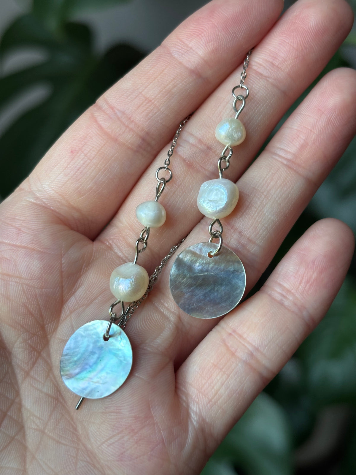Double pearl drop threaders